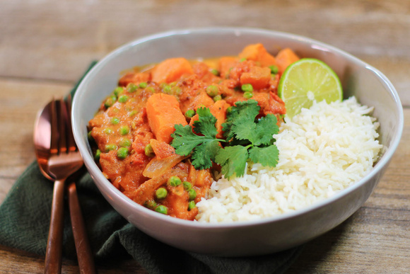 Curry de patate douce et petits pois surgelés