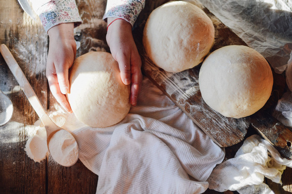 Pour réussir sa brioche, il faut 3 pousses. Adobestock