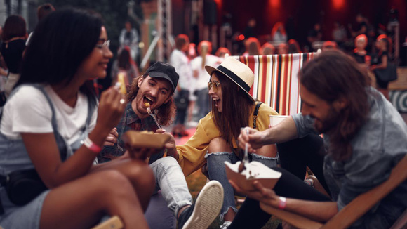Un banquet pour 450 personnes en pleine rue à Paris : la grande tablée Pigalle lance sa deuxième édition, voici quand s’inscrire