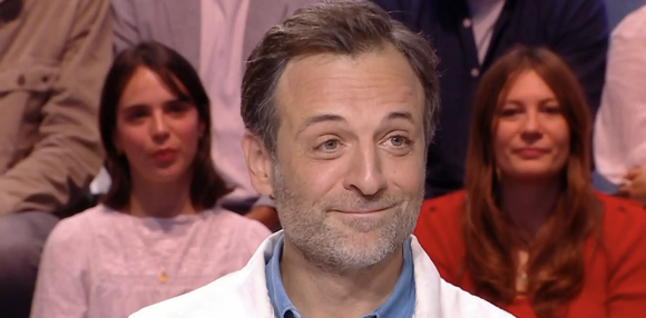 “Ça me fait une super salade” : François-Régis Gaudry dévoile cet ingrédient qu’il a toujours dans son frigo pour une recette rapide et saine