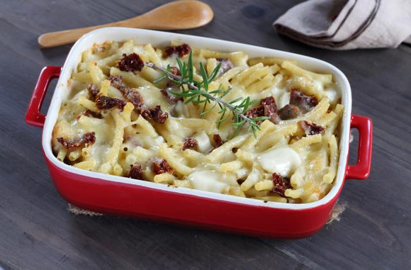 Gratin de pâtes aux tomates séchées et à la mozzarella par Silvia Santucci