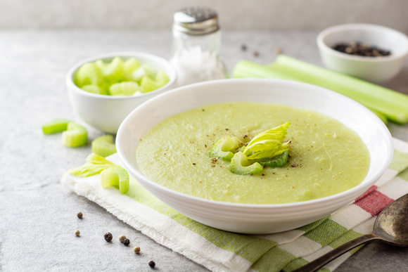 Que cuisiner avec le céleri branche ?