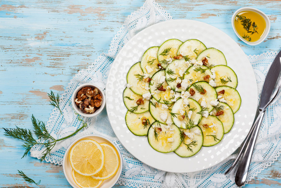 Hugo Riboulet, gagnant de Top Chef, partage sa recette du carpaccio de courgettes “comme chez les grands-parents”