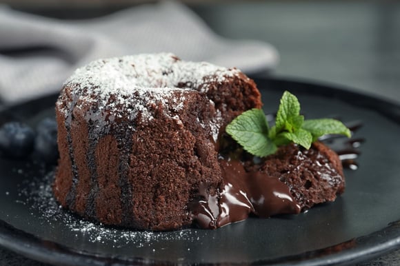 “Une recette 100% plaisir” : laissez-vous tenter par ce biscuit coulant au chocolat façon Cyril Lignac