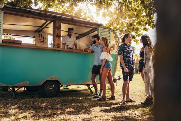 La majorité des français ne peuvent pas se passer de ces aliments en vacances. Et vous ?