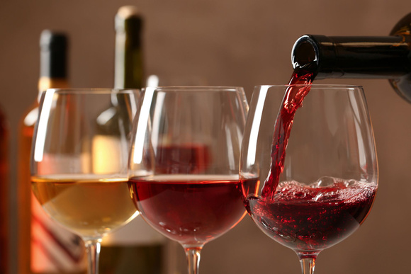 Verre de vin : pourquoi il ne faut pas le remplir au-delà du tiers ?