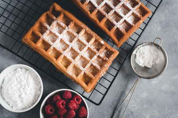 Les gaufres sont plus caloriques qu'une crêpe nature. Adobestock