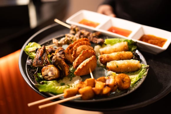 3 raisons de découvrir "Assinie", un restaurant africain où la générosité est à l'honneur !