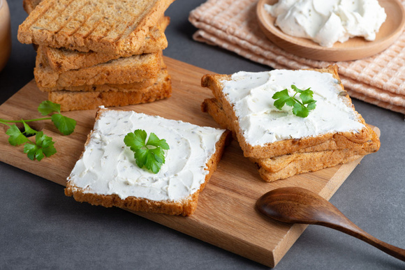 Fromage frais : si vous l’utilisez dans des sandwichs, attention à cette règle de conservation !