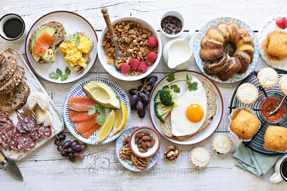 Les brunchs coûtent souvent cher. Adobestock