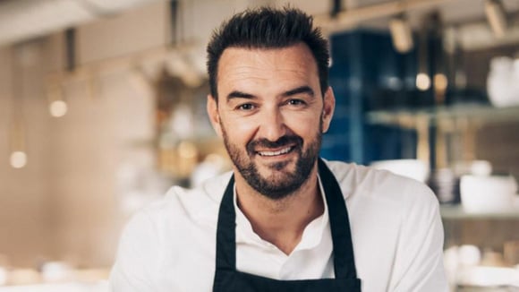 “Ils n’y avaient pas cru” : Cyril Lignac révèle que M6 avait d'abord refusé l’idée de Tous en cuisine, avant un bouleversement qui a tout changé