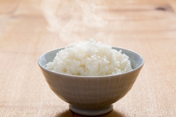 Comment réchauffer du riz cuit afin d’éviter les intoxications alimentaires ?