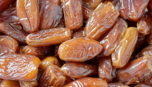 Faut-il vraiment laver les dattes avant de les manger ?