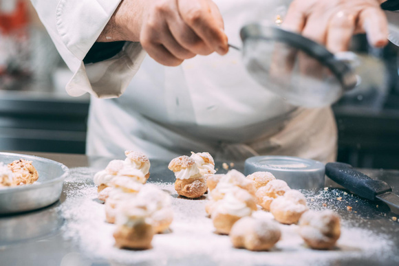 Trois ans après Nina Métayer, ce chef parisien est sacré Meilleur Pâtissier du monde en 2026 !