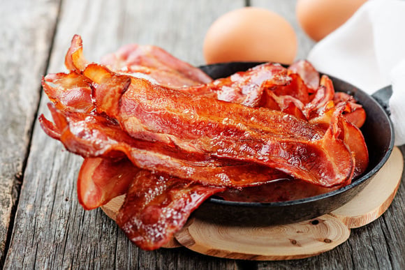 Cette astuce géniale pour rendre votre bacon croustillant comme jamais !