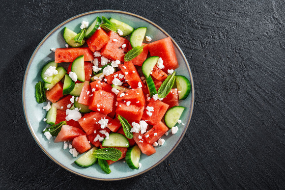Optez pour des fruits et légumes gorgés d'eau. Adobestock
