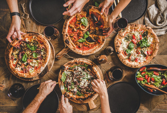 Cette astuce géniale pour parfaitement réchauffer sa part de pizza de la veille !