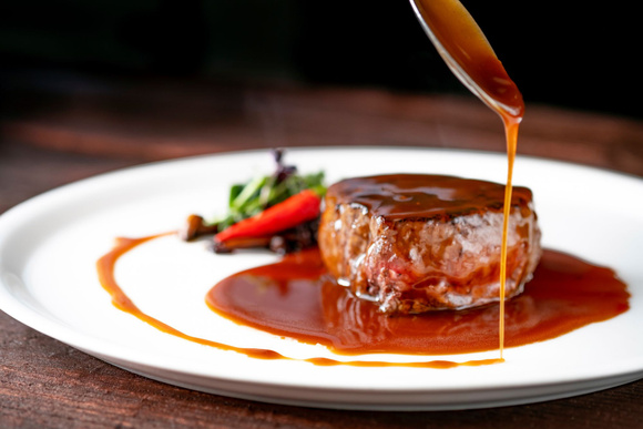 Une sauce trop liquide : voici la technique infaillible de ce gagnant de Top Chef pour l'épaissir facilement