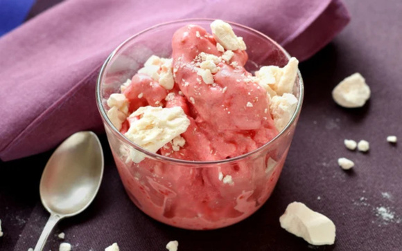 Ce dessert glacé ultra sain et fruité se prépare en quelques minutes pour affronter la chaleur