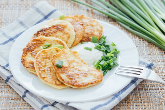 Une recette originale avec des poireaux ? Laurent Mariotte propose de les faire en pancakes !