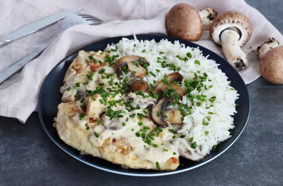 Escalopes de poulet à la crème et aux champignons. 750g