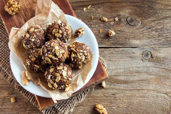 Energy balls au chocolat. Adobestock