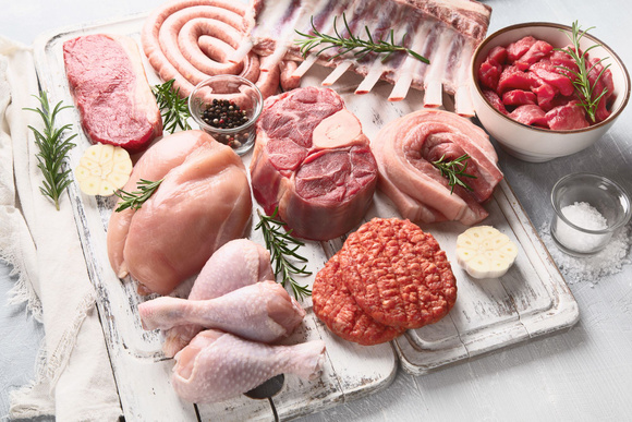 Comparatif viande blanche vs viande rouge. Adobestock
