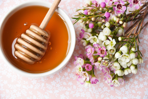 A près de 100€ le pot, le miel de manuka est-il vraiment si miraculeux ?