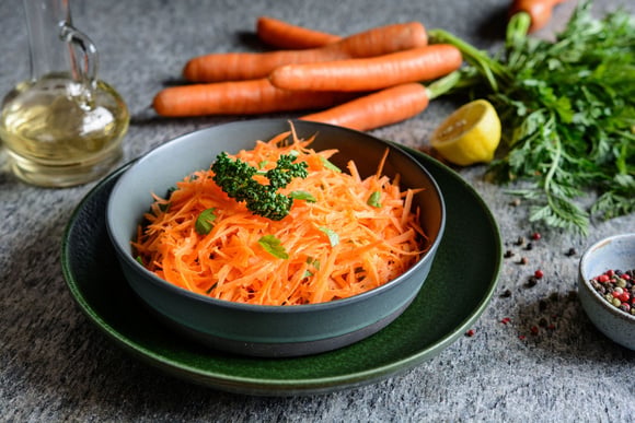 Les crudités ont des fibres plus compliquées à digérer. Adobestock