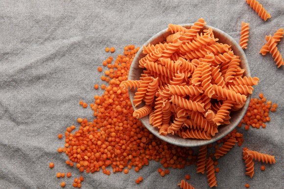 Lentilles corail, pois cassés, pois chiches… : les pâtes à base de légumineuses sont-elles bonnes pour la santé ?