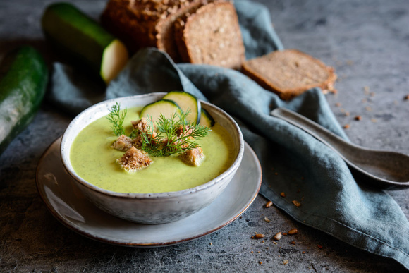 Soupe de courgettes à l'indienne Adobe Stock
