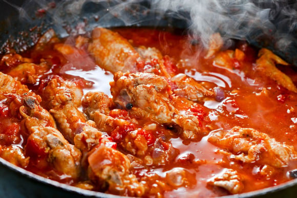 Comment rattraper un plat en sauce trop gras ?
