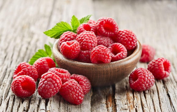 Que faire de ses framboises trop mûres : voici la super astuce du pâtissier Yann Couvreur !