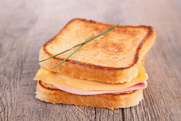 L’astuce de Norbert Tarayre pour toaster du pain quand on n’a pas de grille-pain