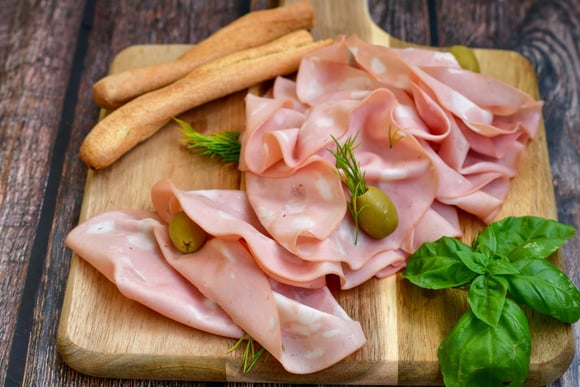 Vous aimez la mortadelle ? Voici 3 recettes italiennes faciles et gourmandes à tester !
