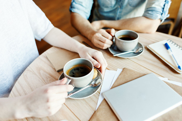 Quels sont les signes qui montrent que vous consommez beaucoup trop de café ?