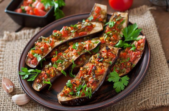 Aubergines farcies. Adobestock