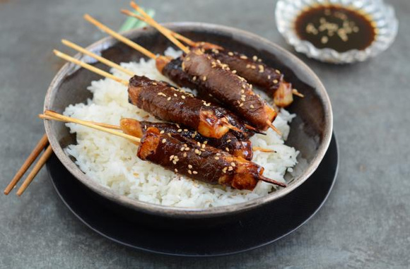 Brochettes de boeuf au fromage. Nadia Paprikas