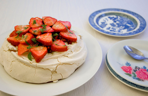 La pavlova : histoire et recette d’un dessert léger comme un tutu