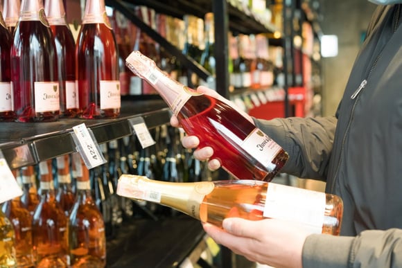 Vin cubi vs bouteille : ont-ils le même goût ? Adobestock