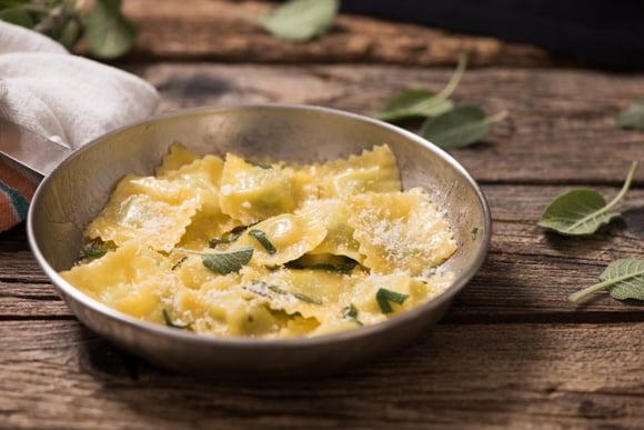 Quel est le meilleur fromage à mettre sur vos raviolis ? Une diététicienne nous répond !
