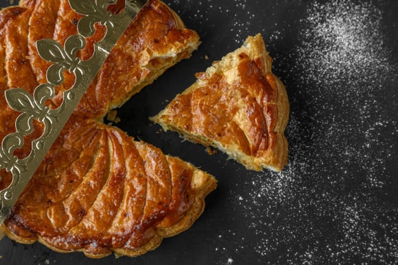 Comment faire une galette des rois maison avec un seul rouleau de pâte feuilletée ?