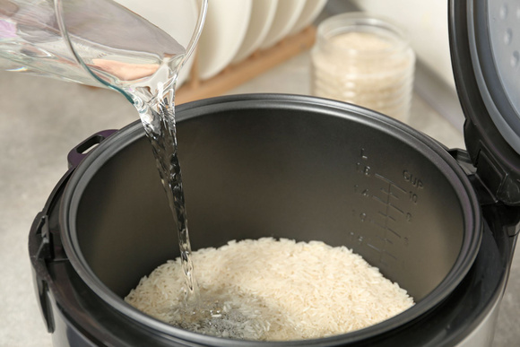 Quels sont les bienfaits de l’eau de riz ? - Adobestock 