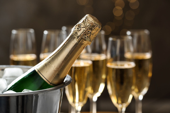 Cette “astuce incroyable” pour conserver votre champagne entamé marche-t-elle vraiment ?