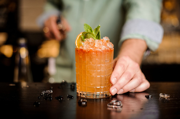 Comment faire un Frozen Spritz, ce cocktail ultra-frais parfait quand il fait chaud ?