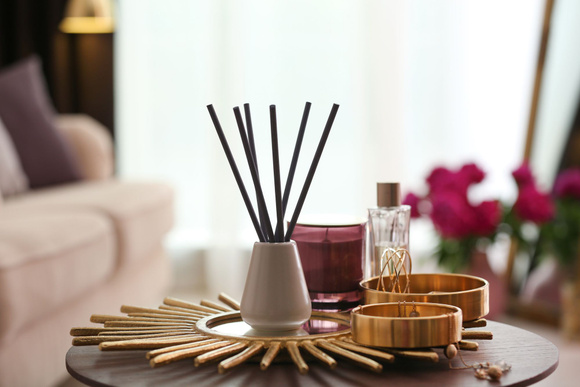 L'encens parfume agréablement une pièce