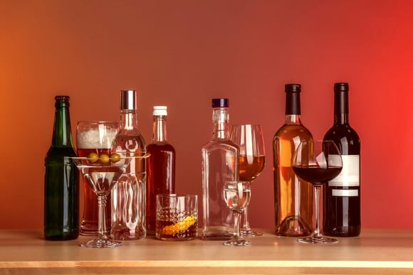 Aperol, gin, rhum, l’alcool a-t-il une date de péremption ?
