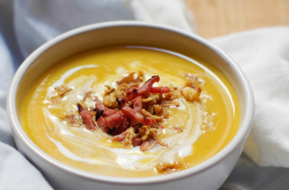 Velouté de butternut au lait de coco et bacon grillé. Pour de bon