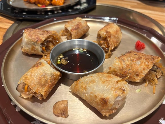 3 raisons de se rendre chez Sam Sun, un restaurant qui propose une cuisine coréenne authentique et raffinée !