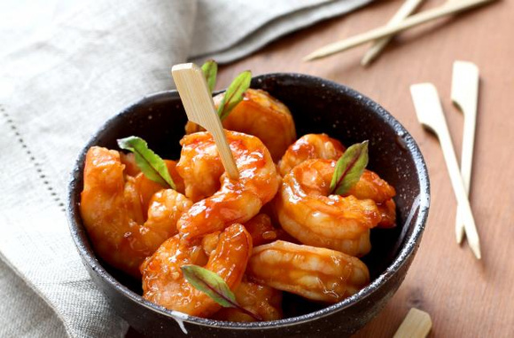 Crevettes laquées au miel et sauce worcestershire. Silvia Santucci